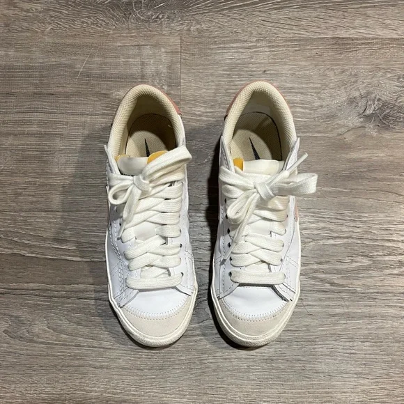 Nike Blazer Low 77 Sneaker - Picture 3 of 5